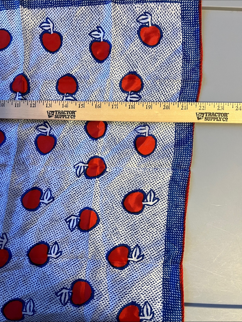 Vintage RARE  Vera Neumann Blue & Red Apple Print Scarf - 22" x 22" 1970’s - Picture 3 of 7